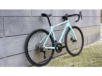 Bianchi Infinito 105 Di2 12s Velomann alloy - Celeste glossy/black decals 2026